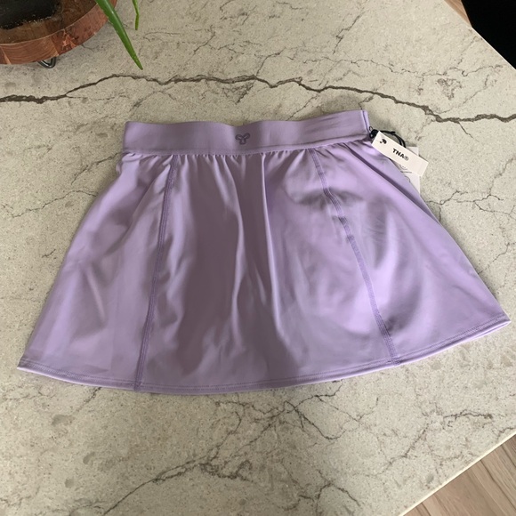 Aritzia TNA Slick Court Micro Skirt - Picture 2 of 4